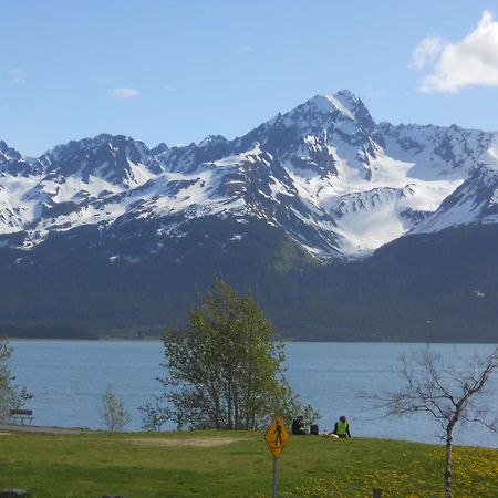 Seward Front Row Bed And Breakfast Экстерьер фото