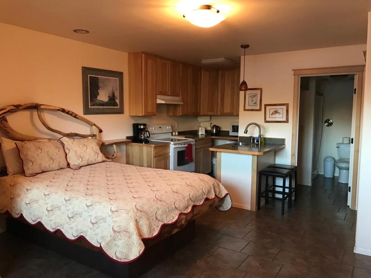 Seward Front Row Bed And Breakfast Экстерьер фото